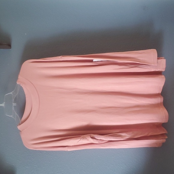 JUST BE WOMEN'S SWEATER - Picture 1 of 1